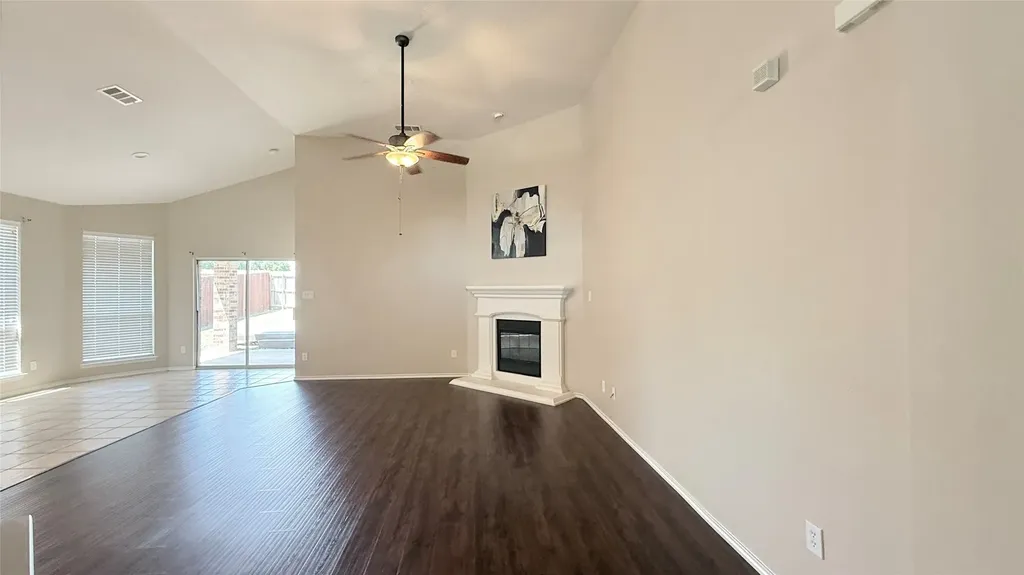 7810 Corona Court Arlington TX 76002