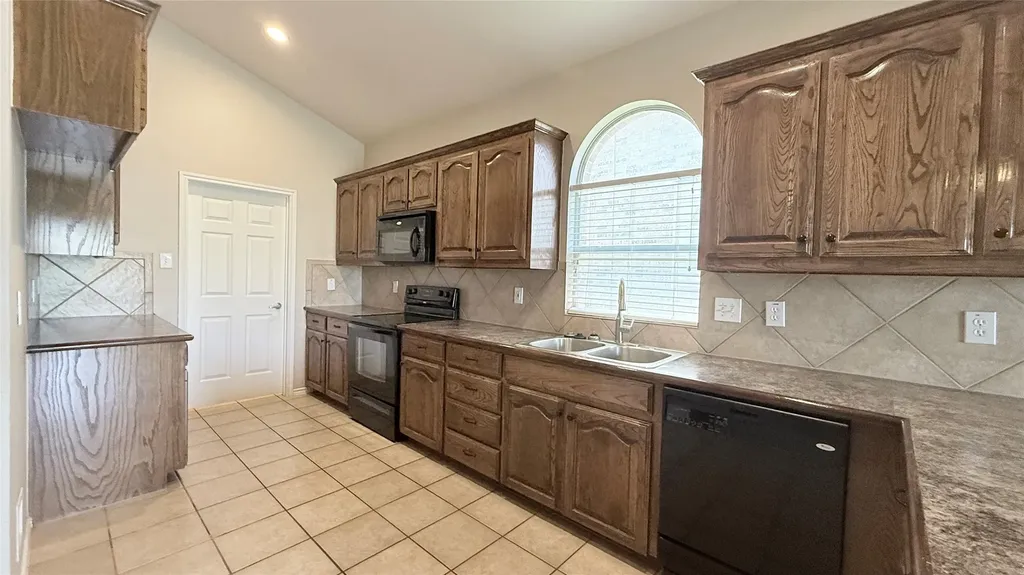7810 Corona Court Arlington TX 76002