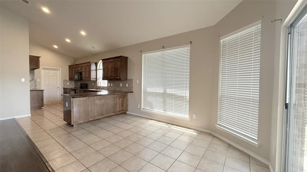7810 Corona Court Arlington TX 76002
