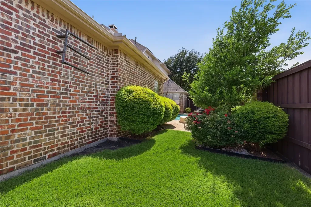 5916 Wight Street Plano TX 75093