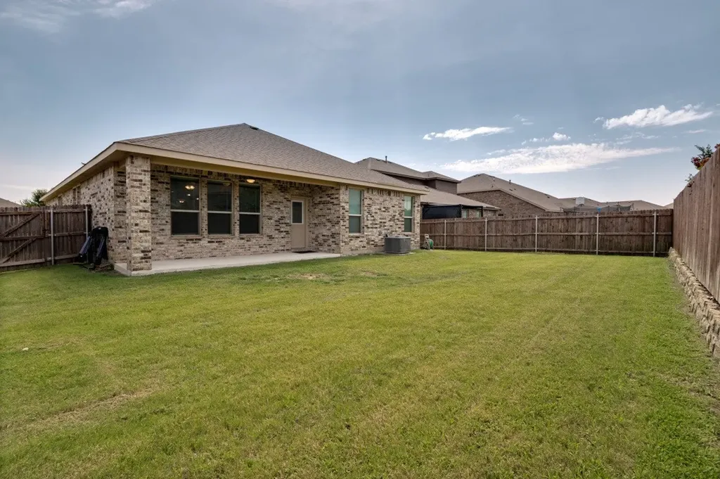 2619 Sunburst Drive Glenn Heights TX 75154