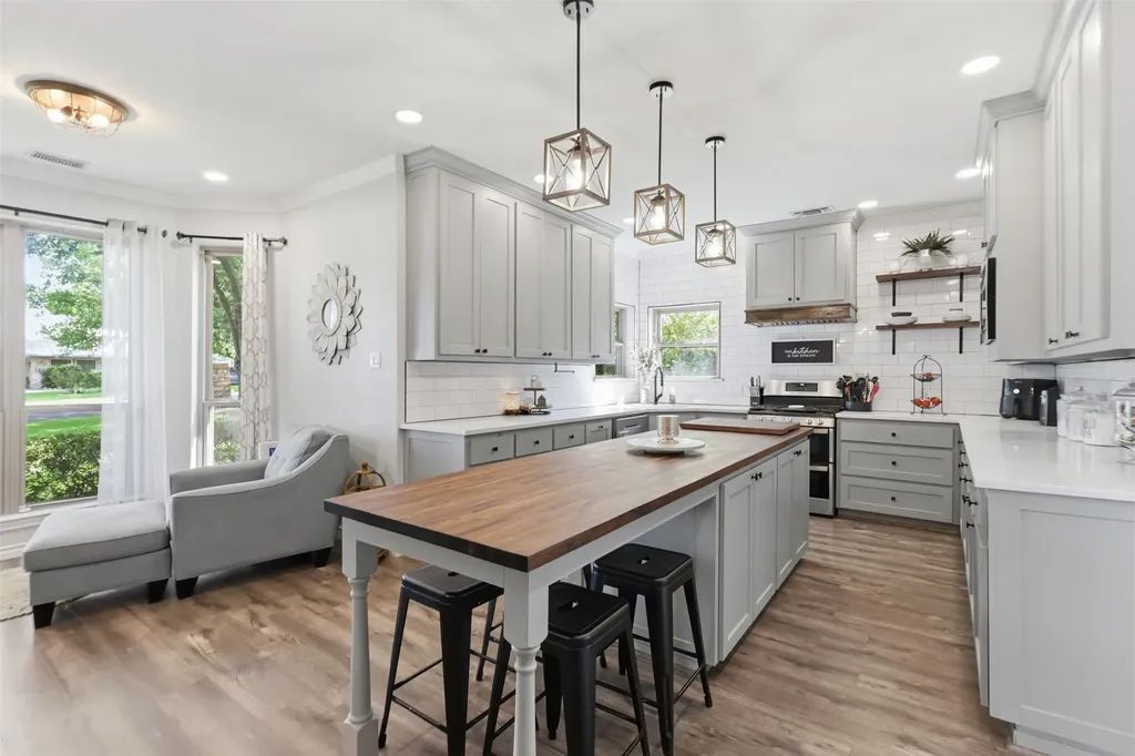 7621 Woodside Hill Fort Worth TX 76179