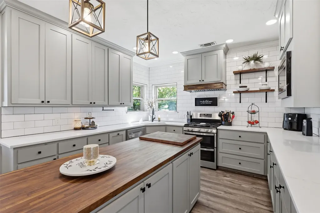 7621 Woodside Hill Fort Worth TX 76179