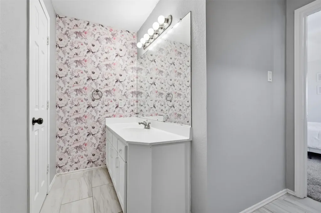 7621 Woodside Hill Fort Worth TX 76179