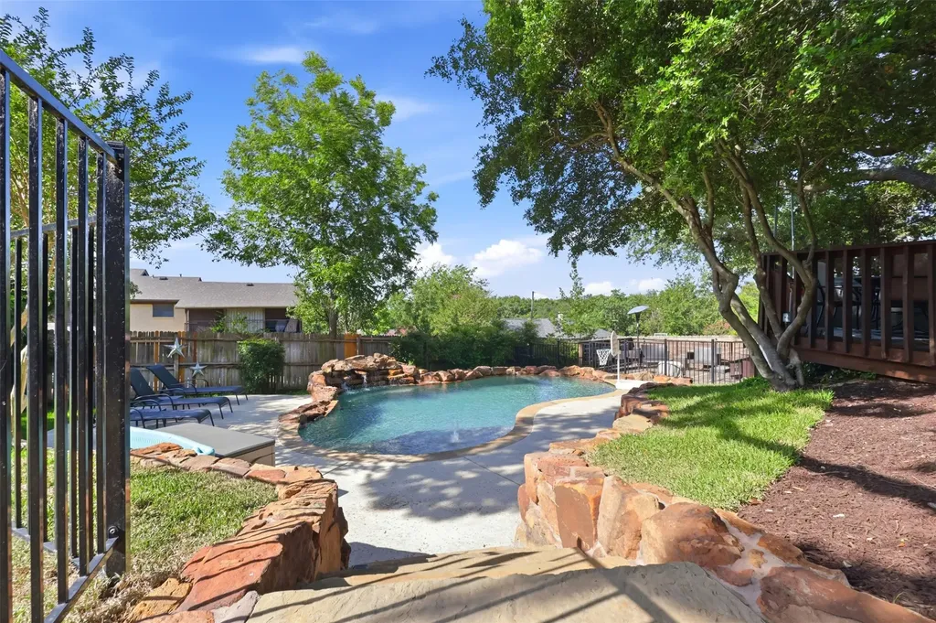 7621 Woodside Hill Fort Worth TX 76179