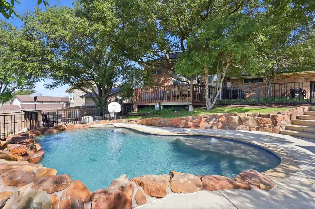 7621 Woodside Hill Fort Worth TX 76179