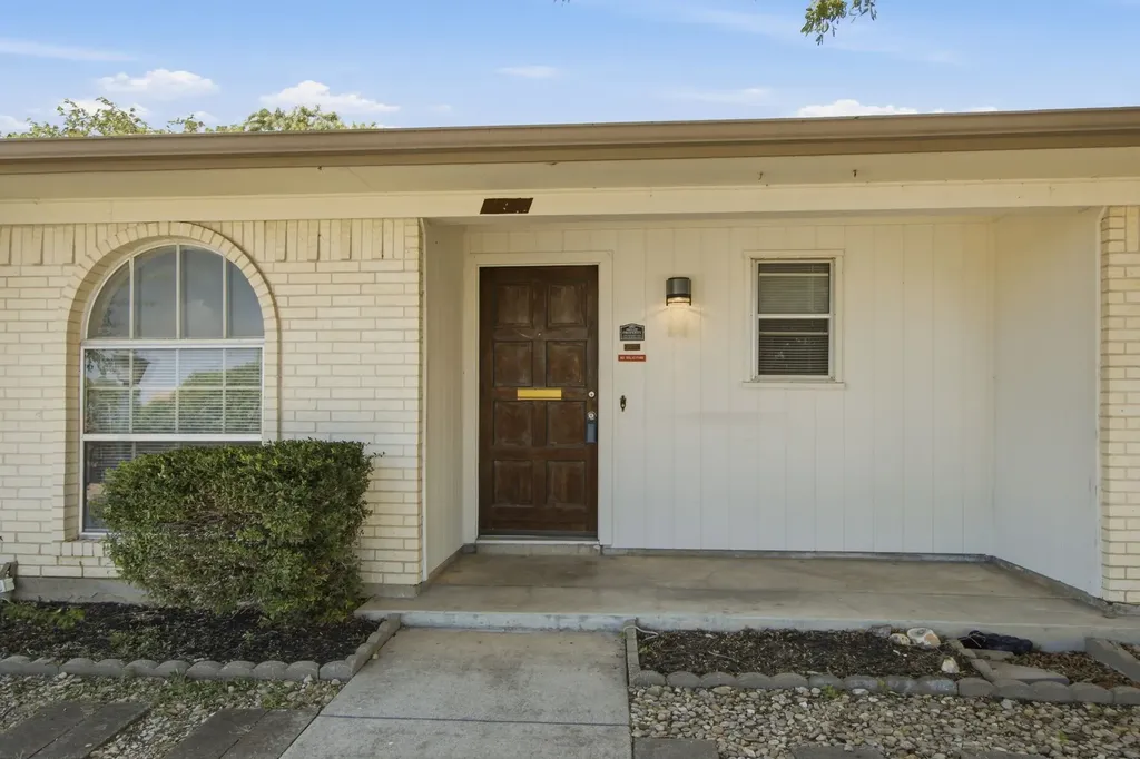 4128 Arroyo Trail Lake Worth TX 76135