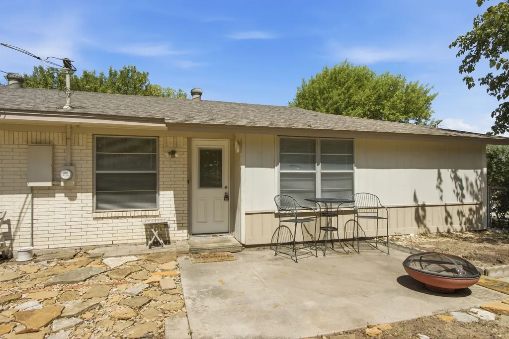 4128 Arroyo Trail Lake Worth TX 76135