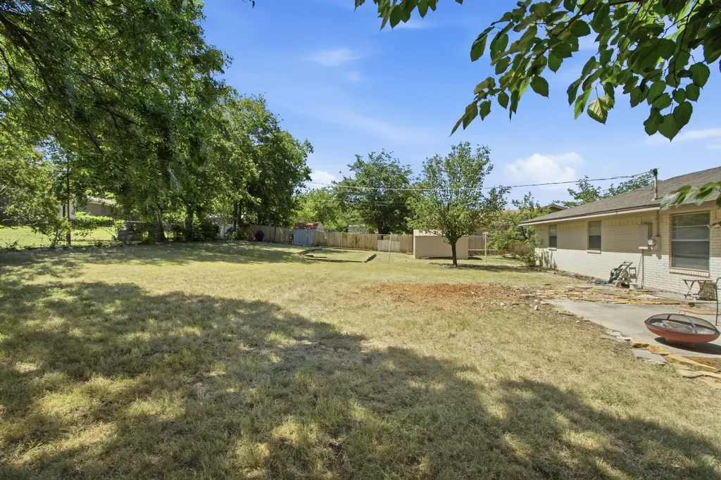 4128 Arroyo Trail Lake Worth TX 76135