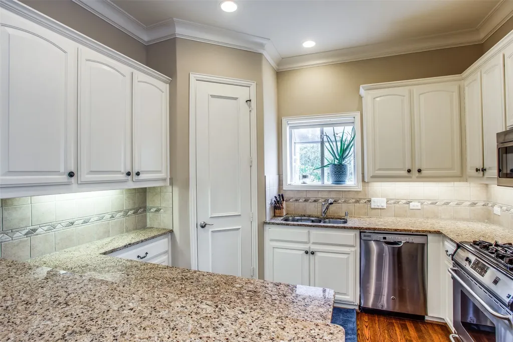 4518 Holland Avenue Dallas TX 75219