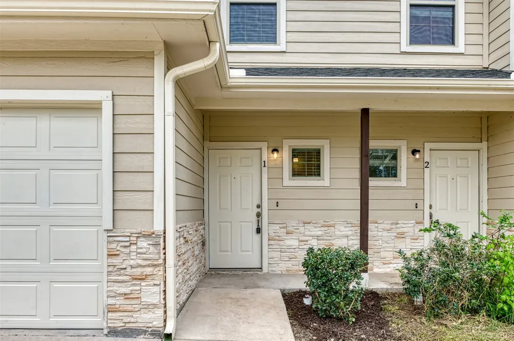 805 S 6th Street Bonham TX 75418