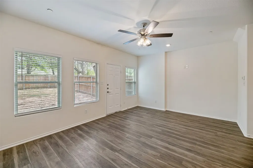 805 S 6th Street Bonham TX 75418