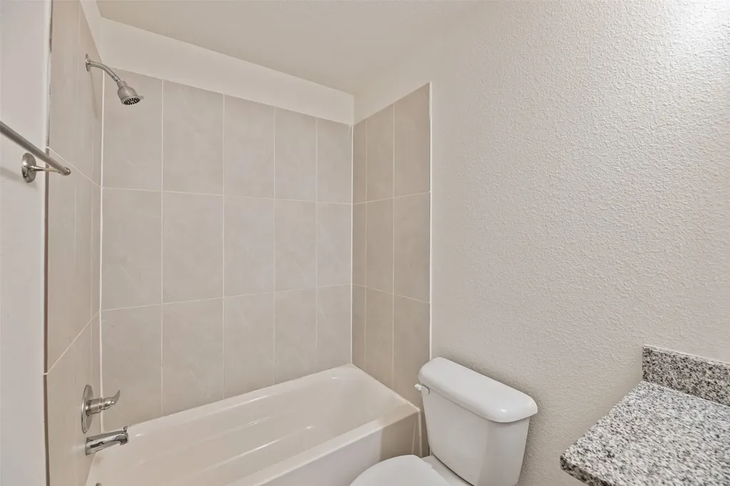 805 S 6th Street Bonham TX 75418