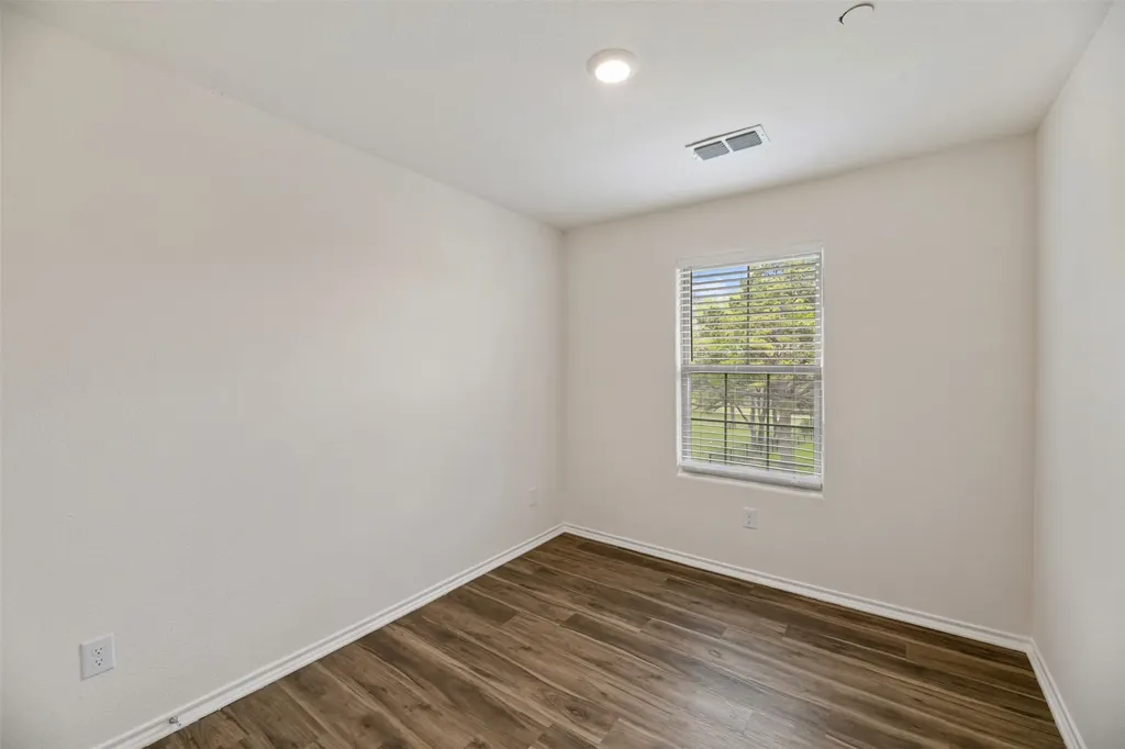 805 S 6th Street Bonham TX 75418