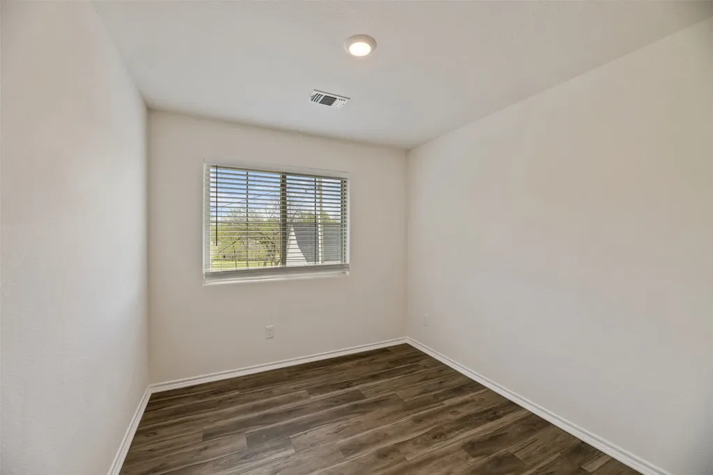 805 S 6th Street Bonham TX 75418