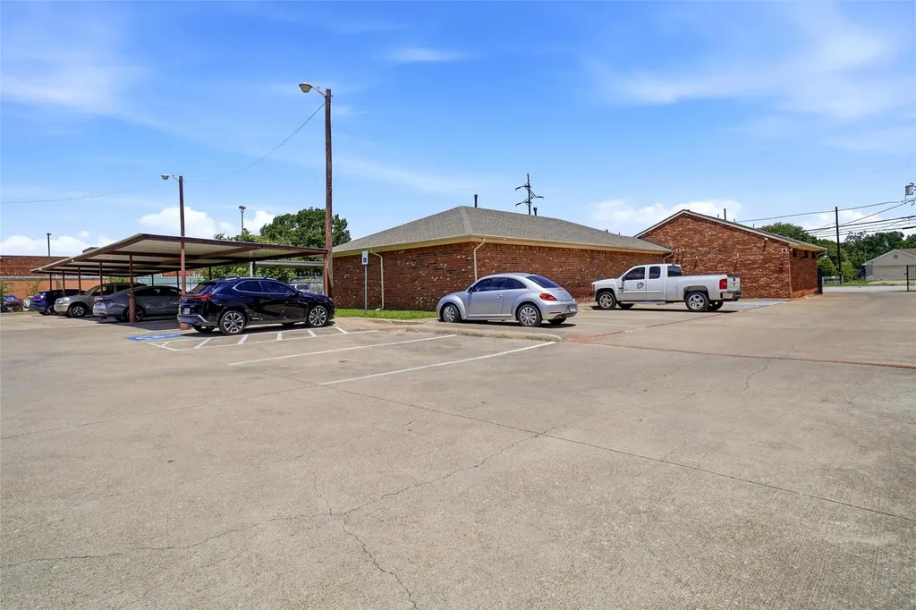 8202 Elam Road Dallas TX 75217