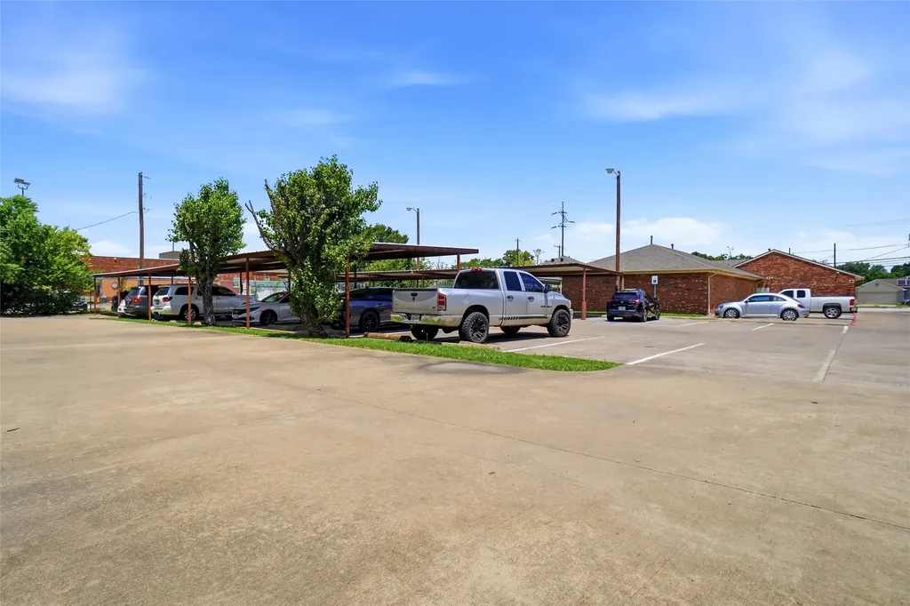 8202 Elam Road Dallas TX 75217
