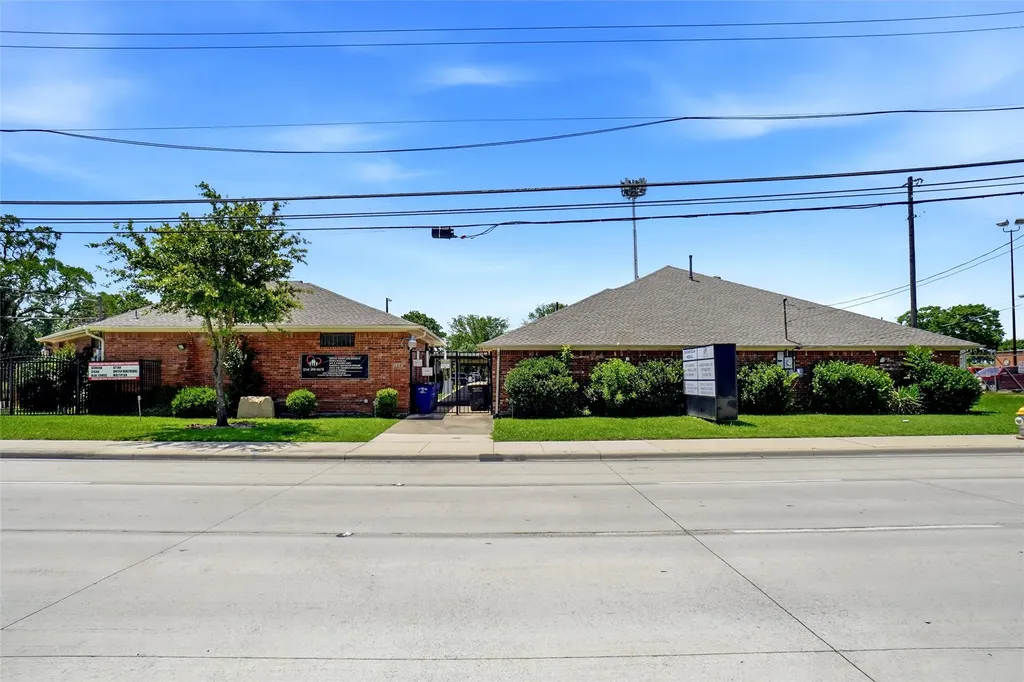 8202 Elam Road Dallas TX 75217