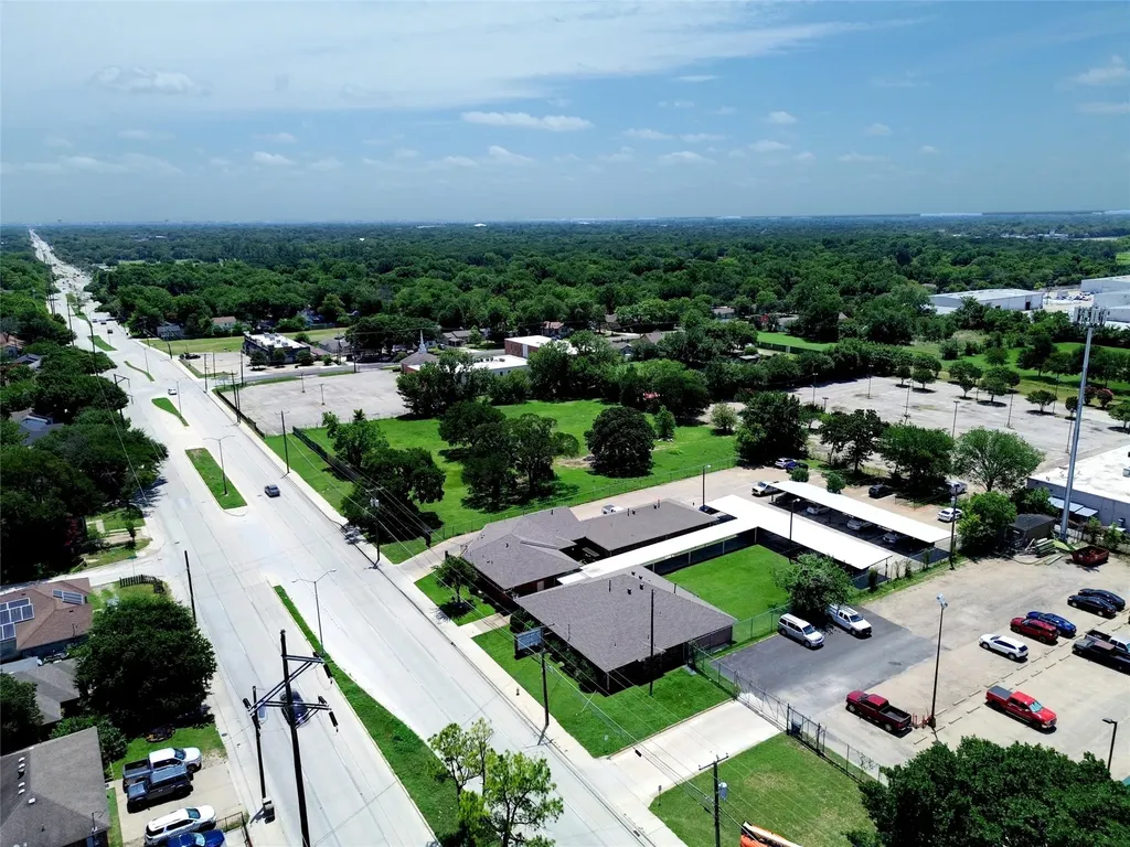 8202 Elam Road Dallas TX 75217