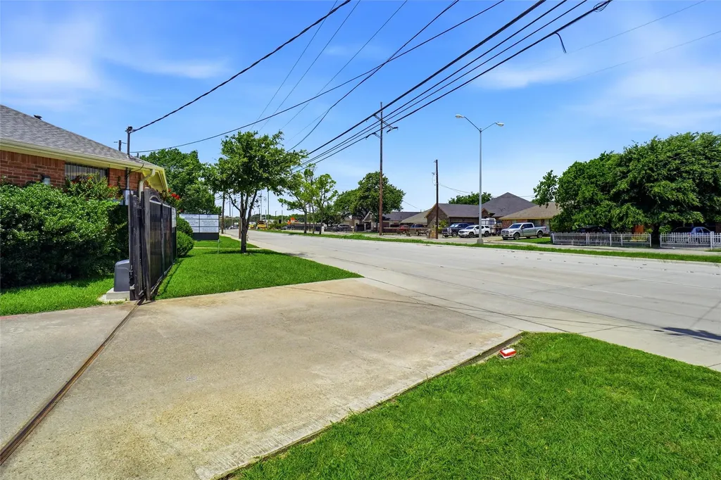 8202 Elam Road Dallas TX 75217