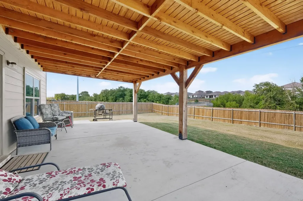 218 Banjo Trail Newark TX 76071