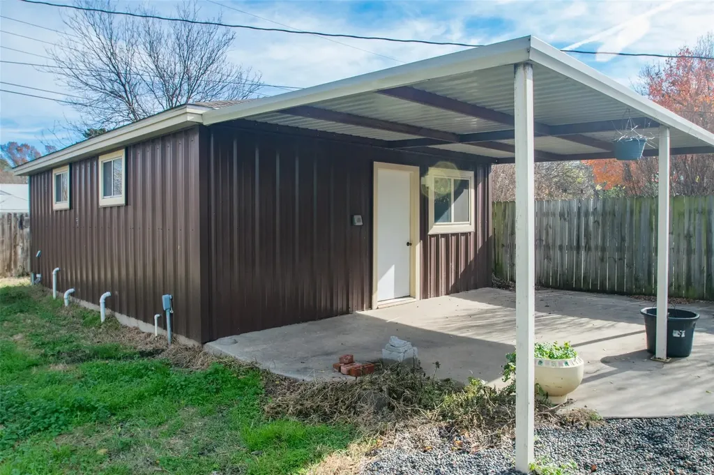 1128 Stanley Street Denton TX 76201