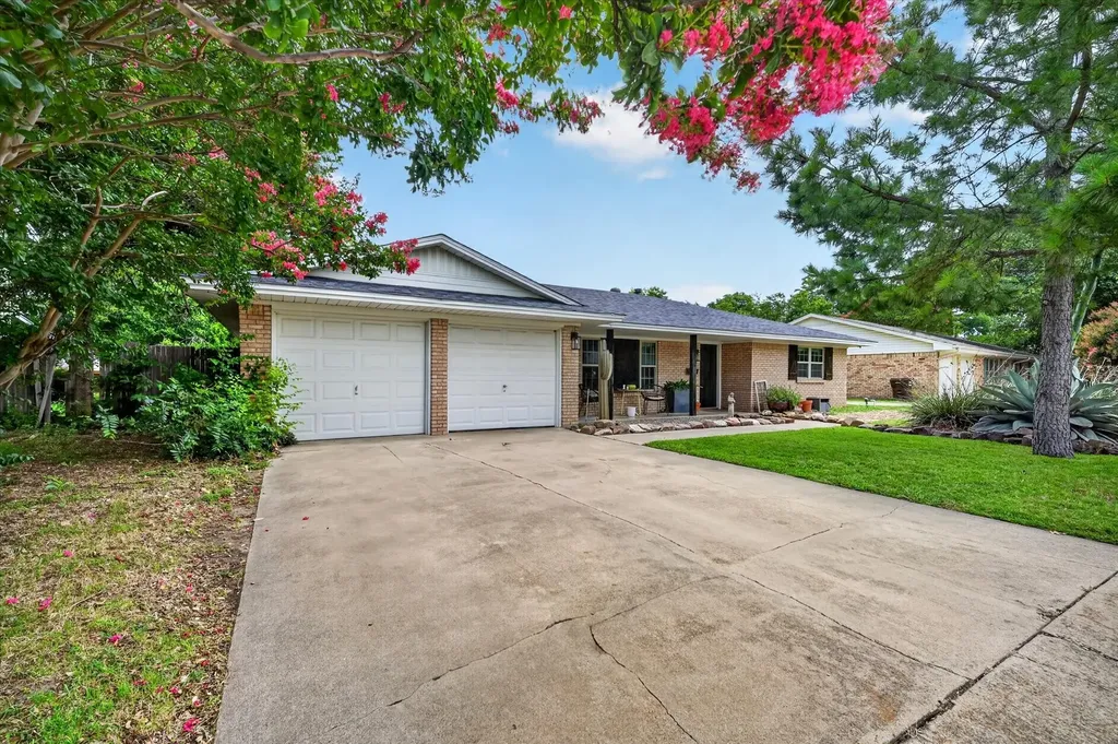 1128 Stanley Street Denton TX 76201