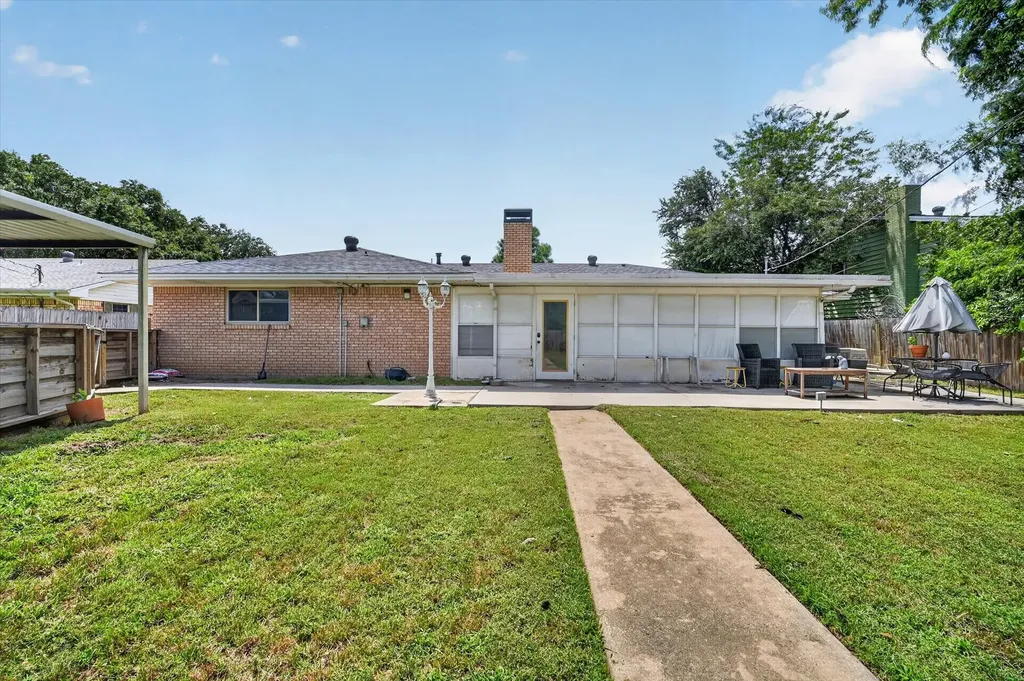1128 Stanley Street Denton TX 76201