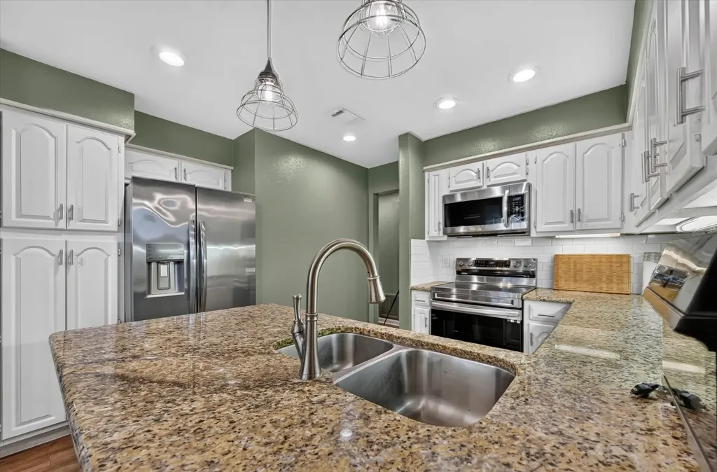 5100 Verde Valley Lane Dallas TX 75254