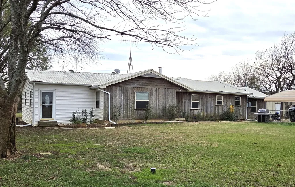 484 County Road 1206 Savoy TX 75479
