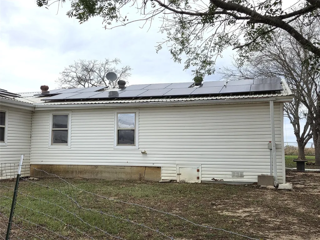 484 County Road 1206 Savoy TX 75479