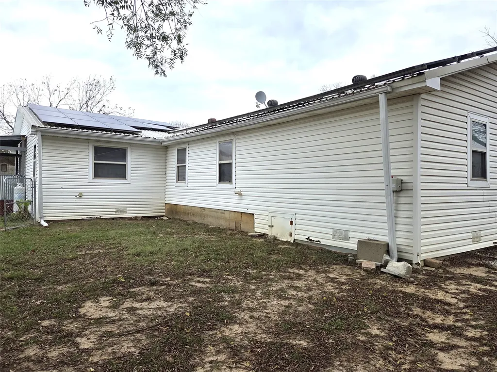 484 County Road 1206 Savoy TX 75479
