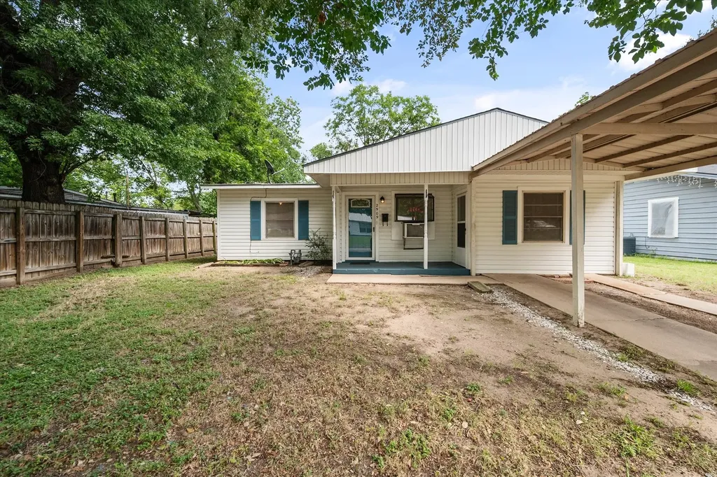 2909 W Collin Street Corsicana TX 75110