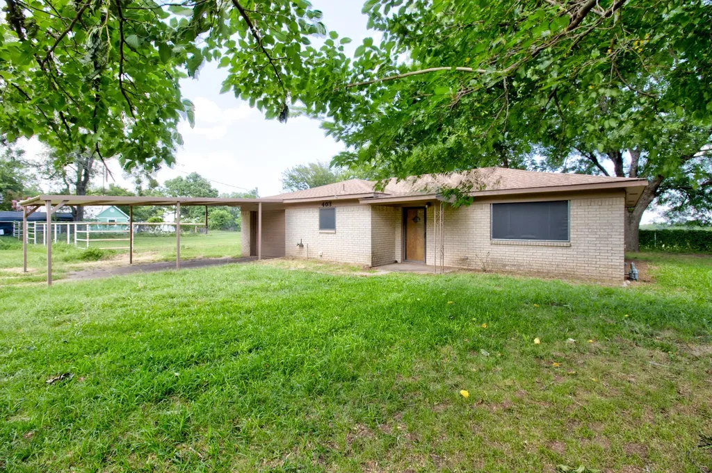 403 S Broadway Street Collinsville TX 76233