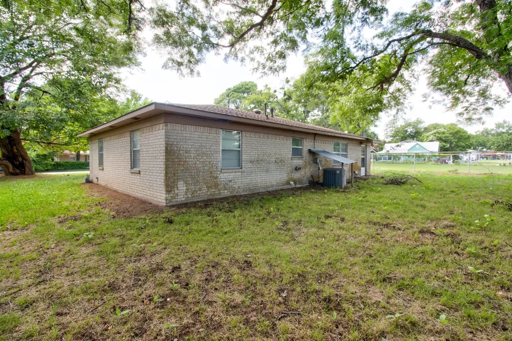 403 S Broadway Street Collinsville TX 76233