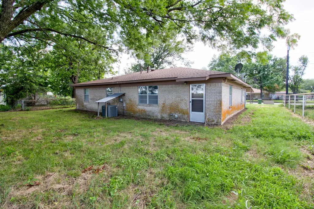 403 S Broadway Street Collinsville TX 76233