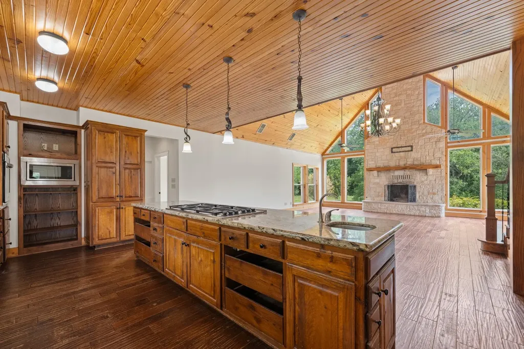 1127 Mallard Lane Glen Rose TX 76043