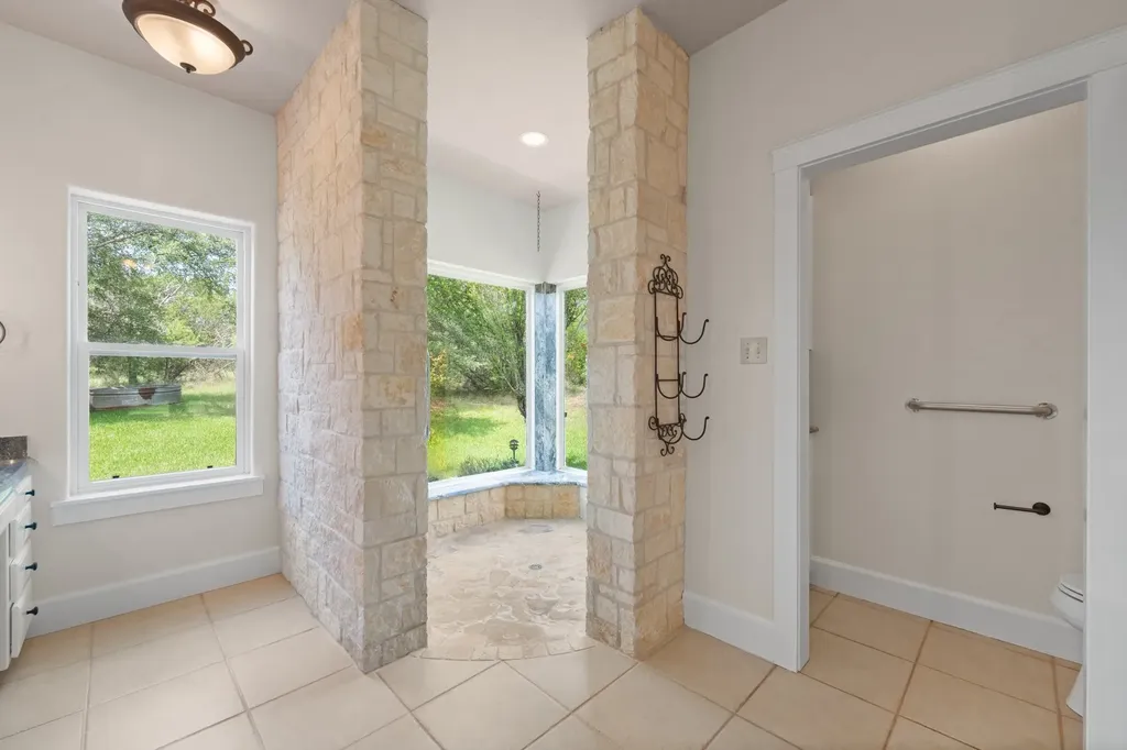 1127 Mallard Lane Glen Rose TX 76043