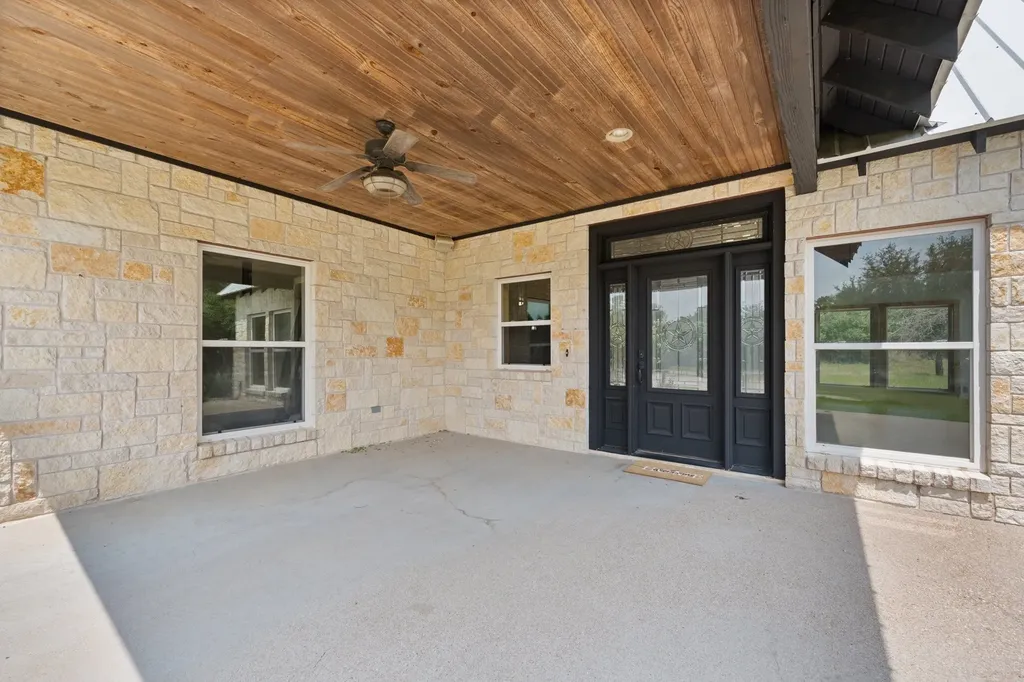 1127 Mallard Lane Glen Rose TX 76043