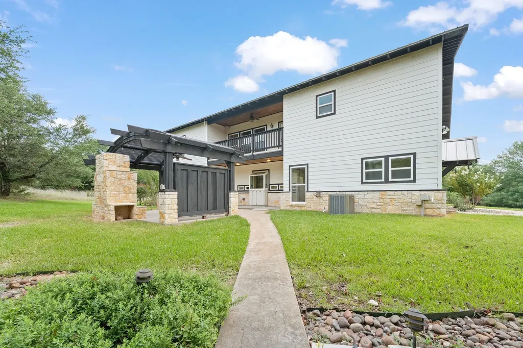 1127 Mallard Lane Glen Rose TX 76043
