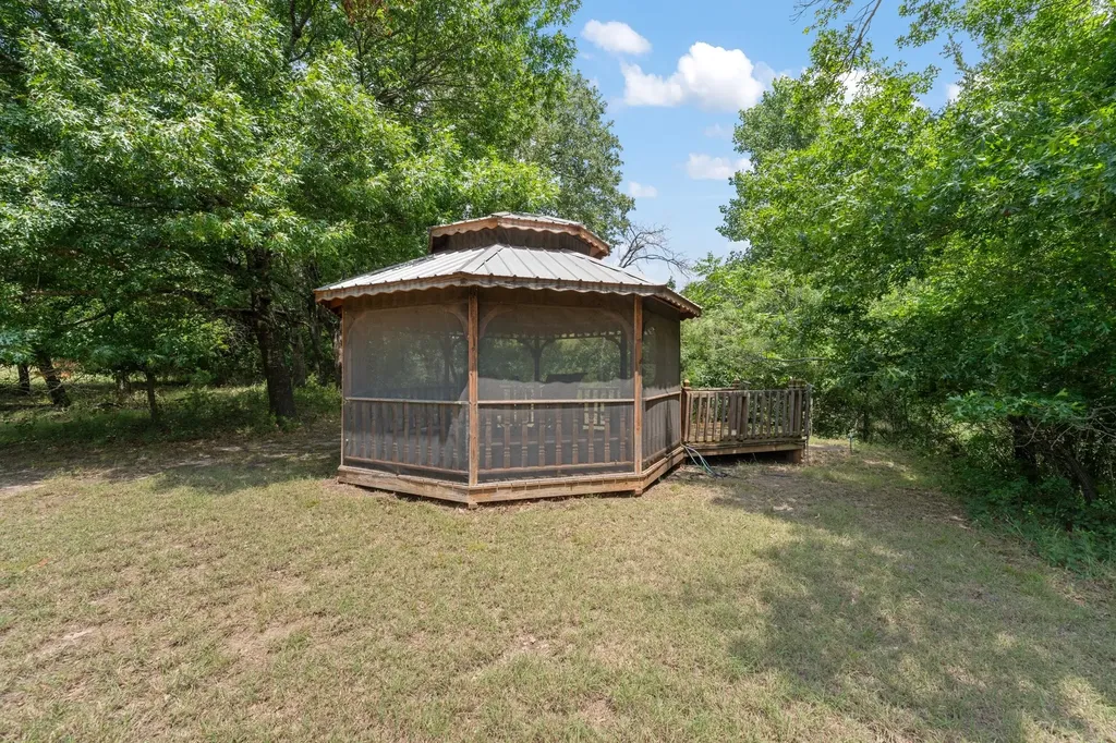 1127 Mallard Lane Glen Rose TX 76043