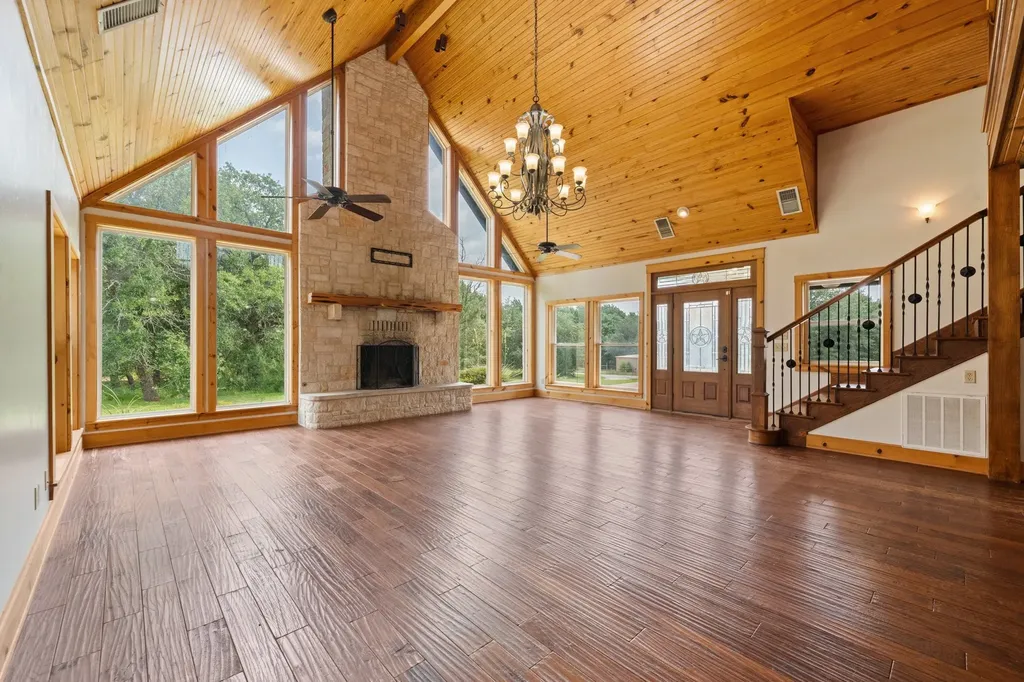 1127 Mallard Lane Glen Rose TX 76043