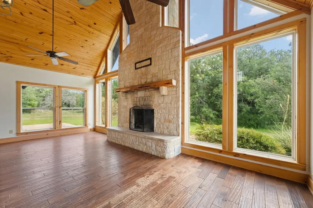 1127 Mallard Lane Glen Rose TX 76043