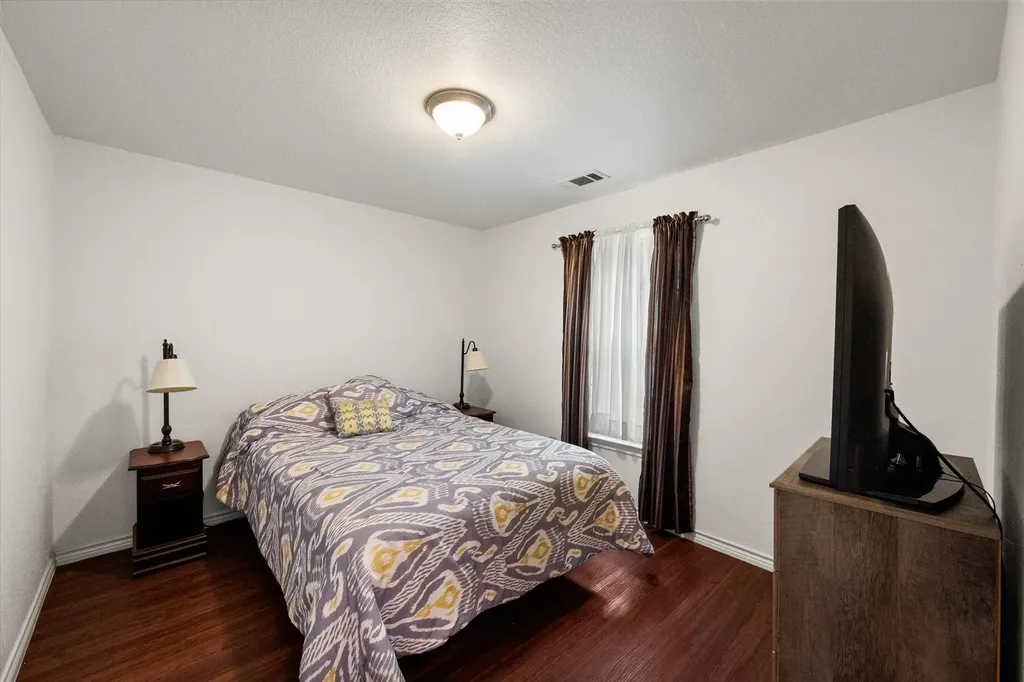 123 Clubhouse Drive Corsicana TX 75109