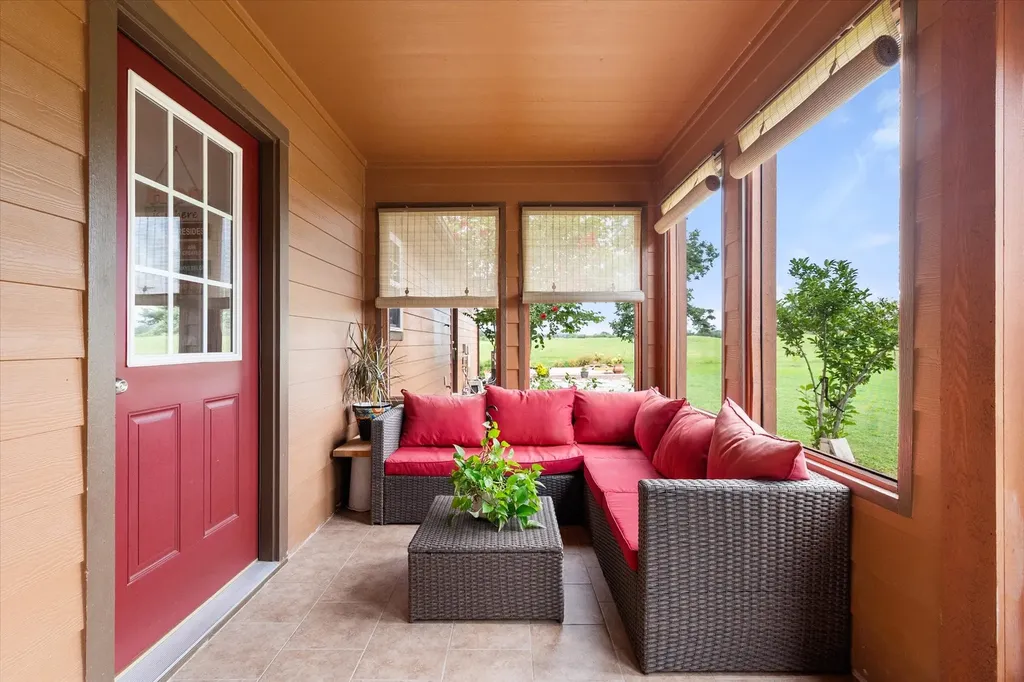 123 Clubhouse Drive Corsicana TX 75109