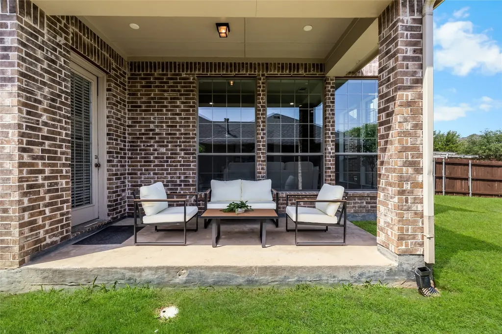 632 Duke Saxony Drive Lewisville TX 75056