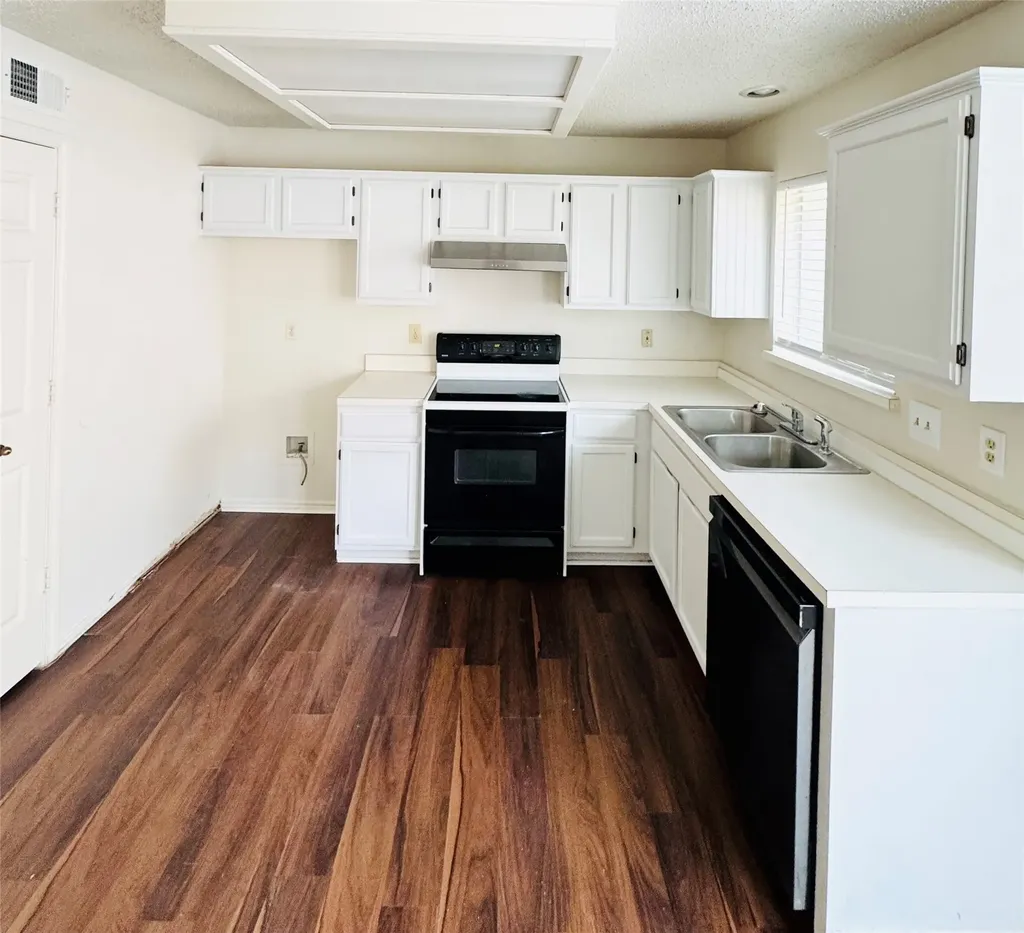 1506 Shalain Drive Garland TX 75040