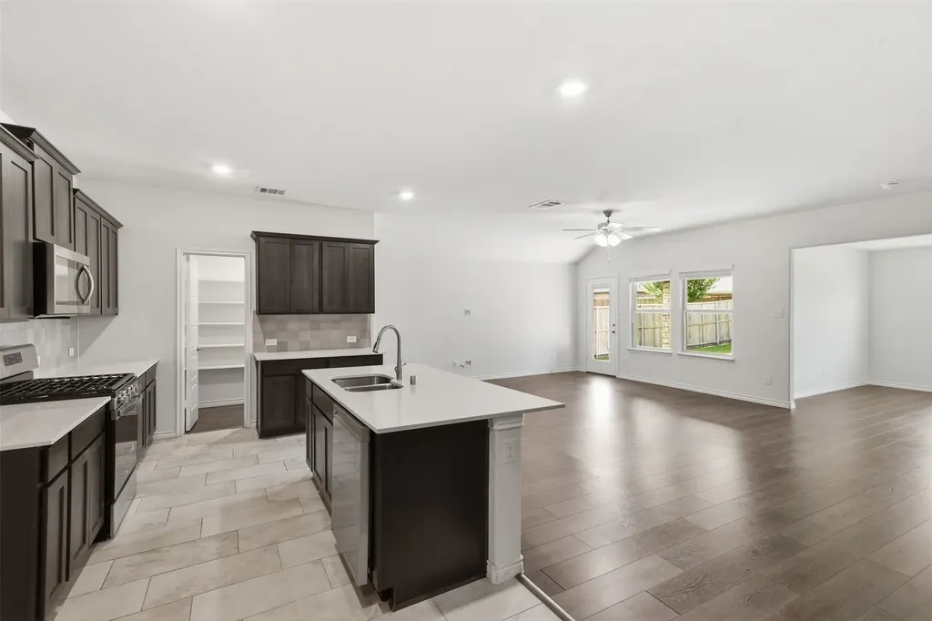 415 Boston Road Fate TX 75189