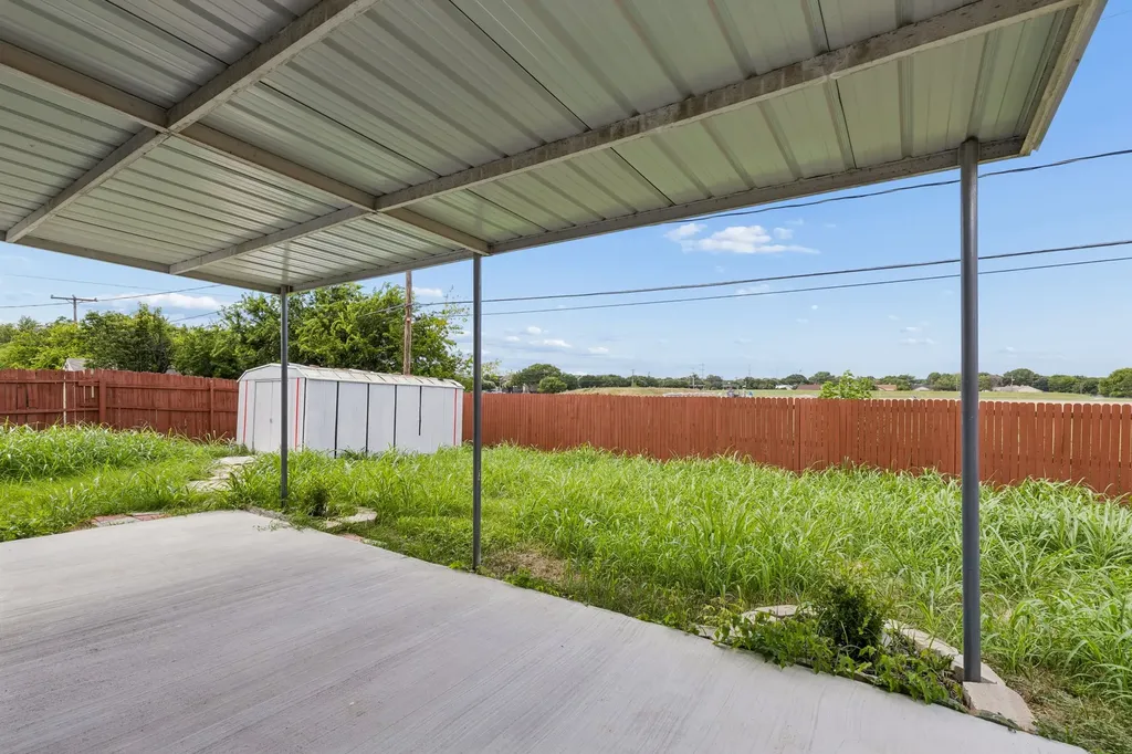 2217 Sharpshire Lane Arlington TX 76014