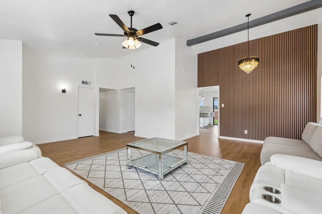2217 Sharpshire Lane Arlington TX 76014